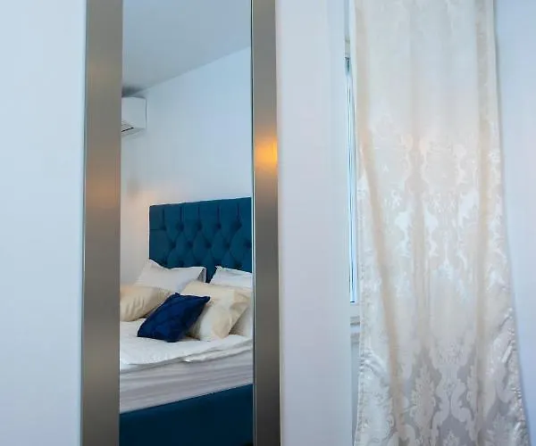 Apartment Ideal #1 Split